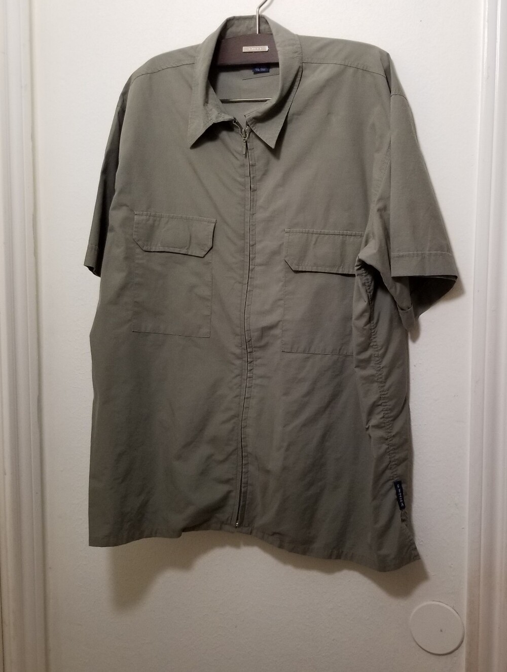 Andrew Fezza Men's XL Short-Sleeve Olive Green Zippered Shirt With Front Pockets